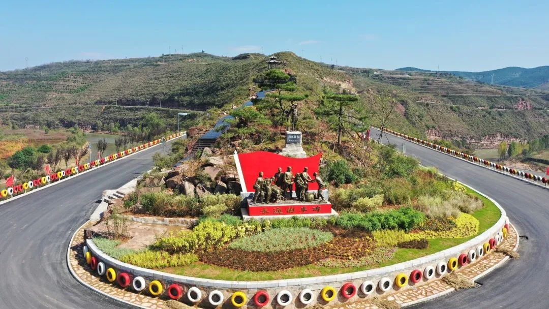 郑庄镇石室村用好导师传帮带带出红色打卡地